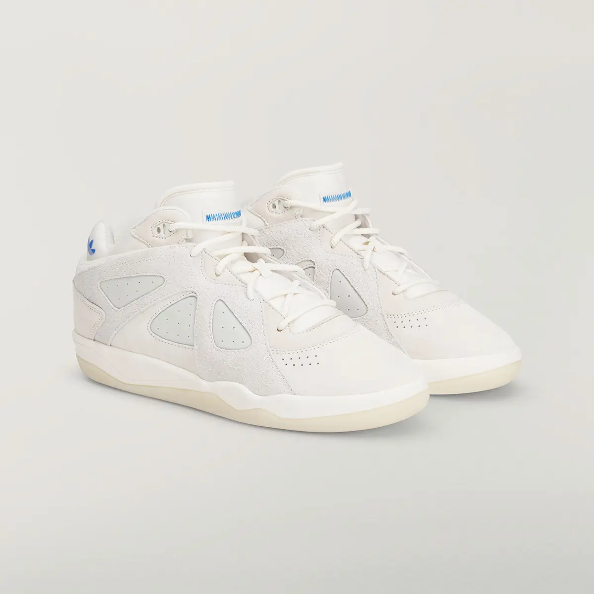 Bad Bunny signe enfin sa sneaker : l’adidas BadBo 1.0 fait ses débuts au Super Bowl