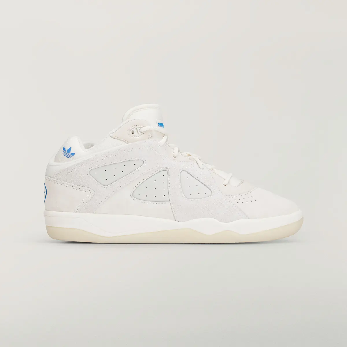 Bad Bunny signe enfin sa sneaker : l’adidas BadBo 1.0 fait ses débuts au Super Bowl