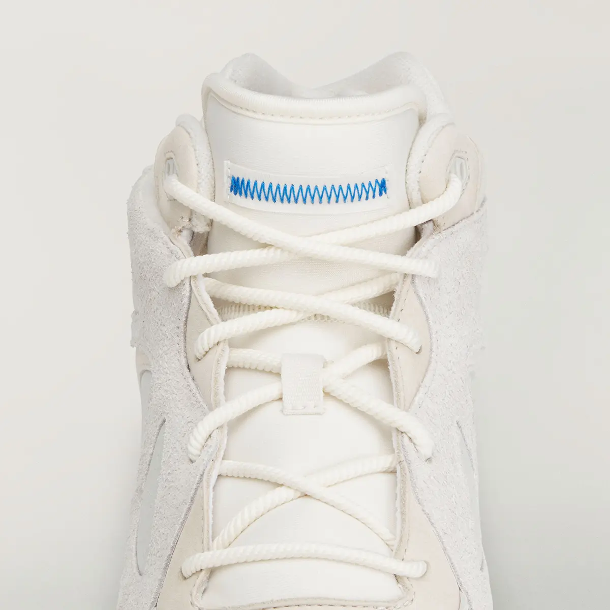 Bad Bunny signe enfin sa sneaker : l’adidas BadBo 1.0 fait ses débuts au Super Bowl