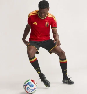 Maillot domicile de la Belgique 2026 : adidas enflamme les Diables Rouges pour la Coupe du monde