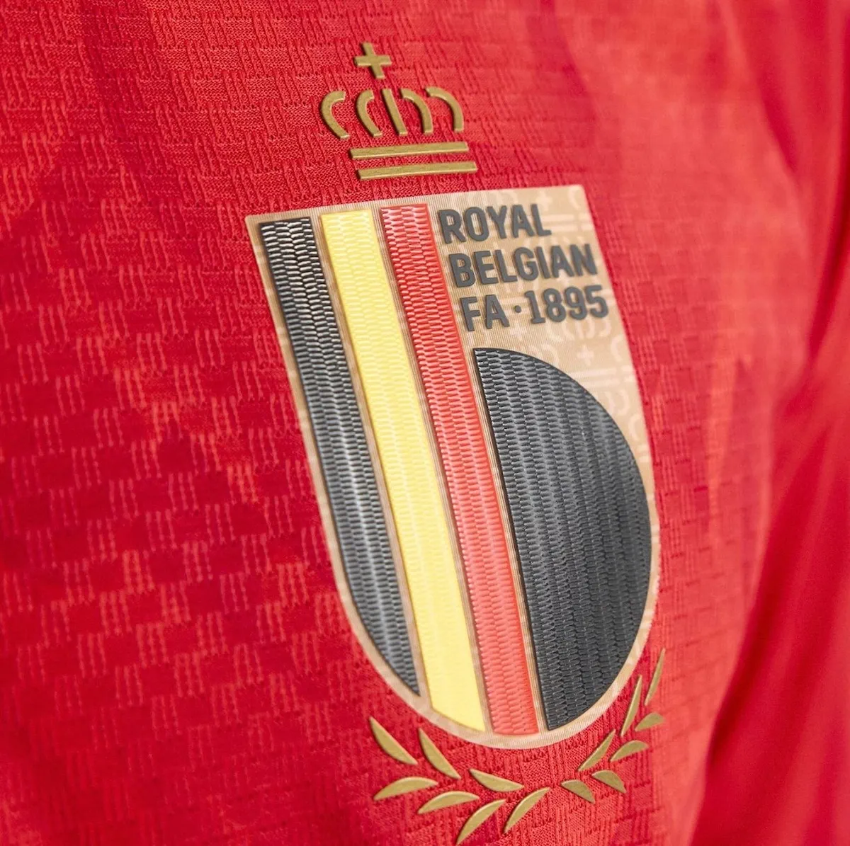 Maillot domicile de la Belgique 2026 : adidas enflamme les Diables Rouges pour la Coupe du monde