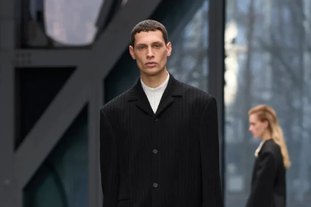 Veronica Leoni ressuscite le mythe Calvin Klein des années 70