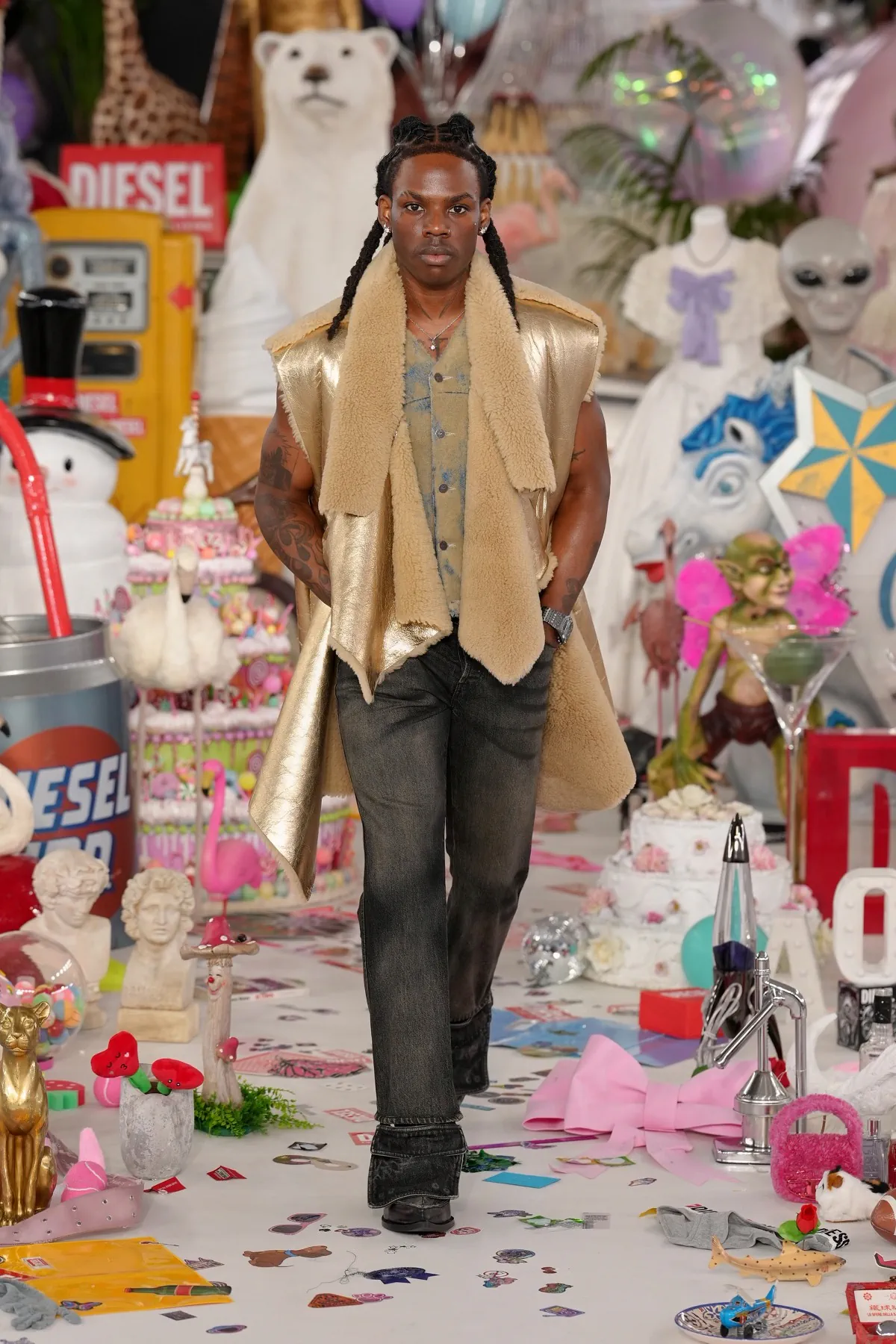 Diesel automne 2026 : Glenn Martens pousse le denim dans ses retranchements