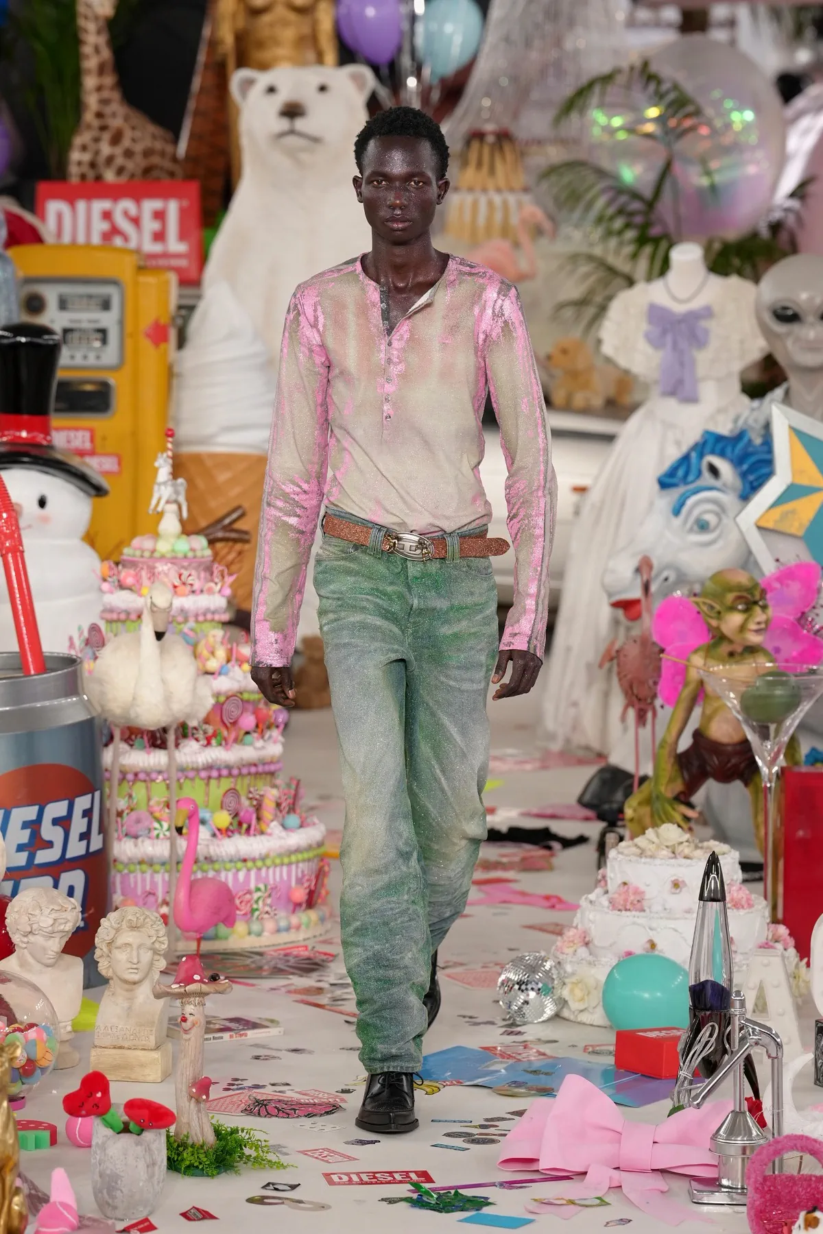 Diesel automne 2026 : Glenn Martens pousse le denim dans ses retranchements