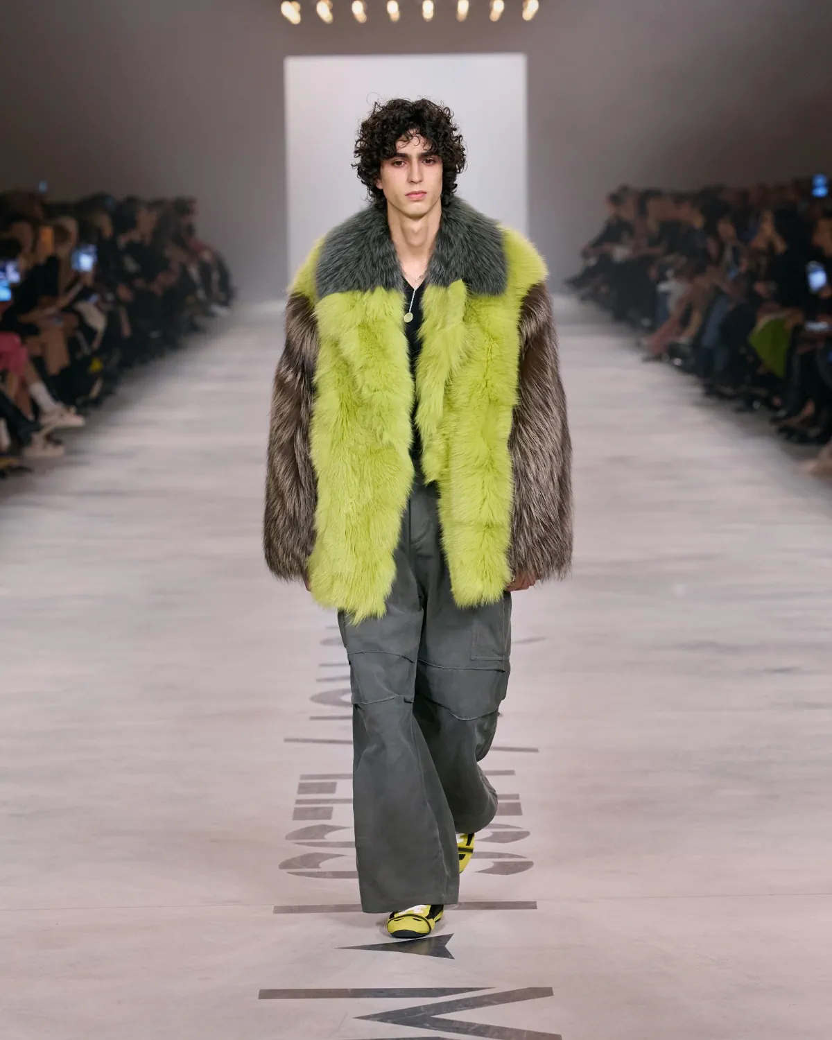 FENDI Automne 2026 : Maria Grazia Chiuri libère enfin le masculin des démonstrations de force