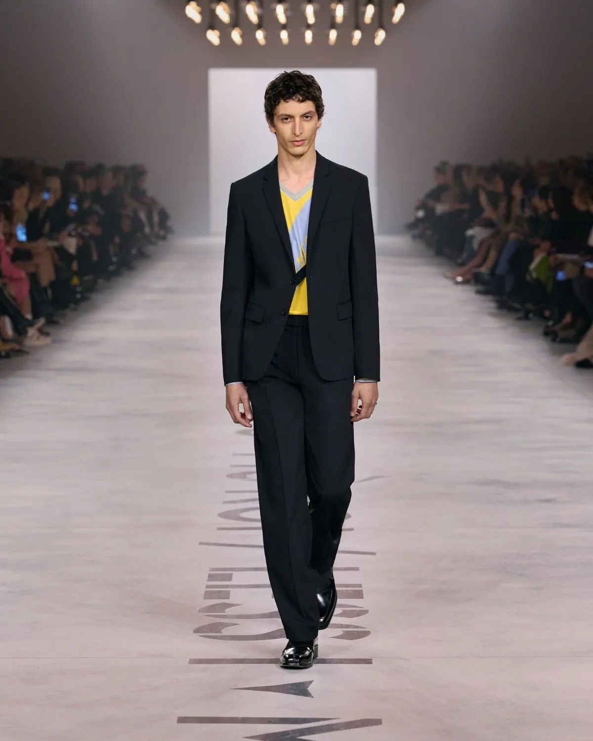 FENDI Automne 2026 : Maria Grazia Chiuri libère enfin le masculin des démonstrations de force