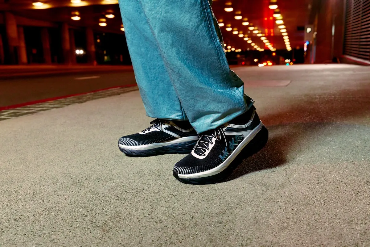 HOKA Stealth Tech Collection 2 HOKA passe en mode furtif avec sa collection Stealth Tech