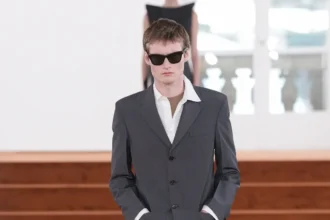 Jil Sander automne 2026 : Simone Bellotti réinvente le minimalisme par l’imperfection