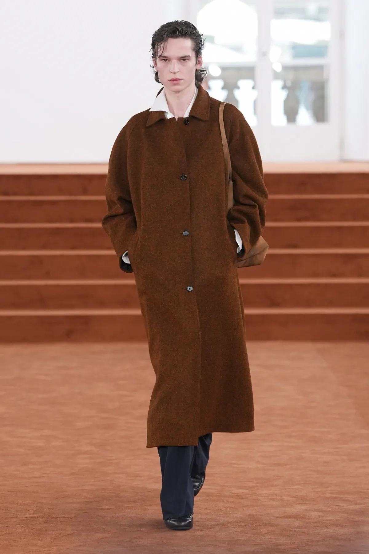 Jil Sander automne 2026 : Simone Bellotti réinvente le minimalisme par l’imperfection