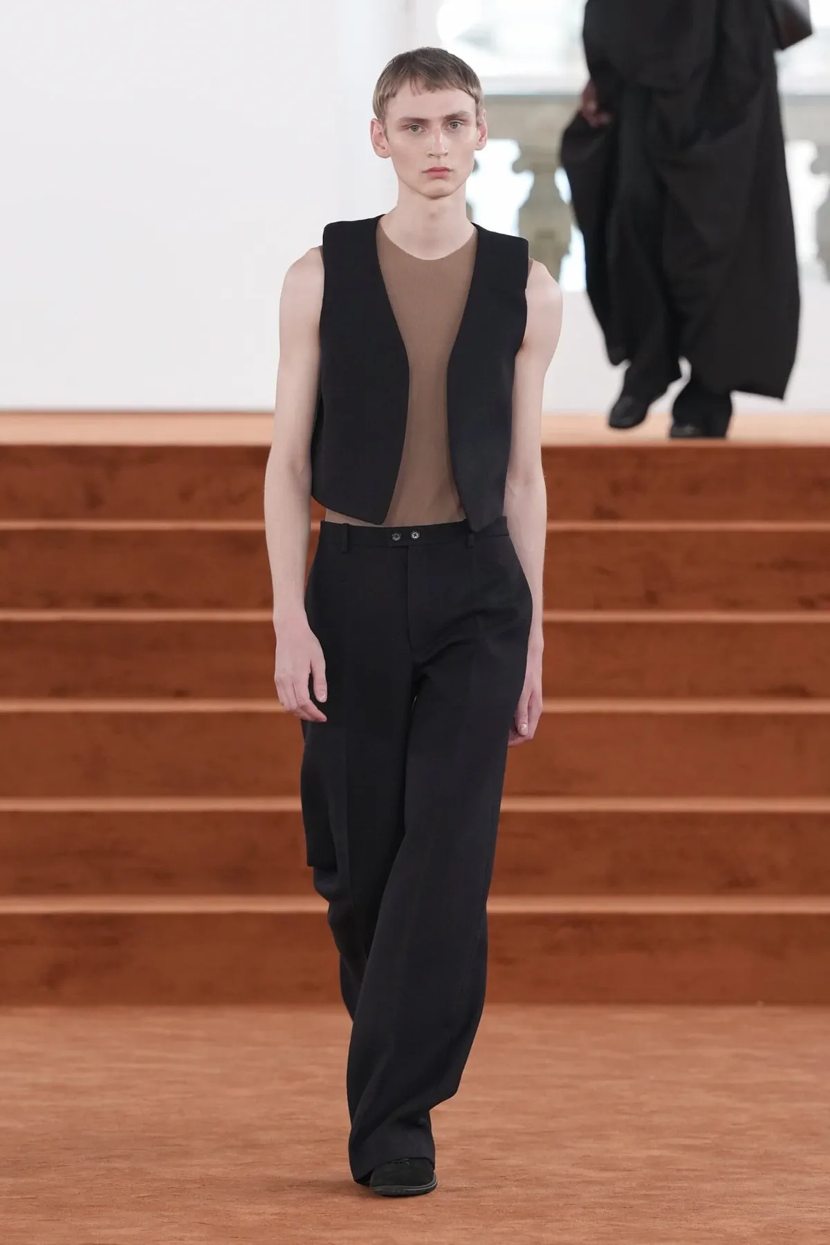 Jil Sander automne 2026 : Simone Bellotti réinvente le minimalisme par l’imperfection