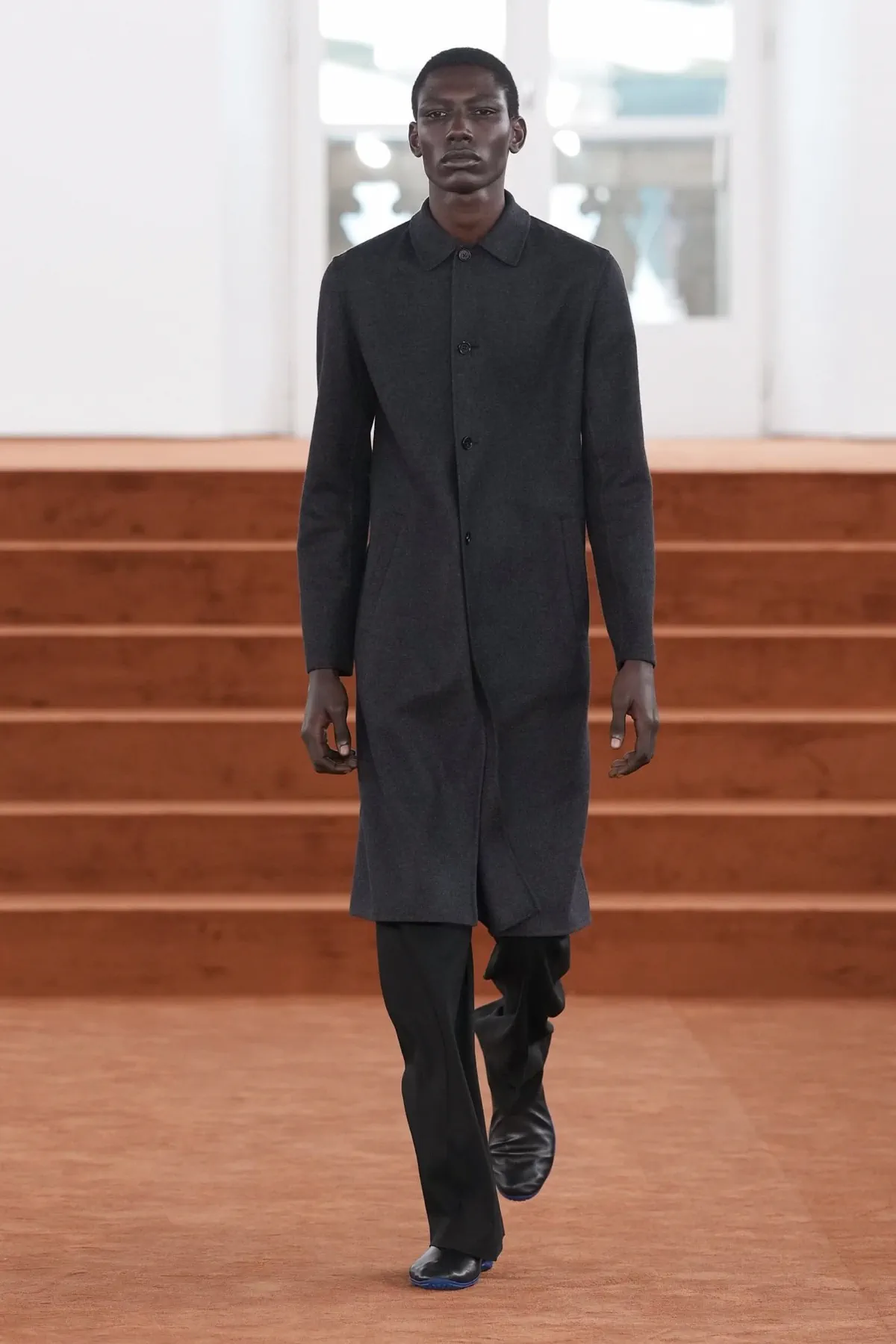 Jil Sander automne 2026 : Simone Bellotti réinvente le minimalisme par l’imperfection