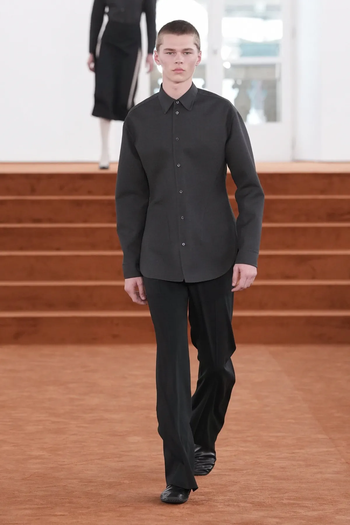 Jil Sander automne 2026 : Simone Bellotti réinvente le minimalisme par l’imperfection