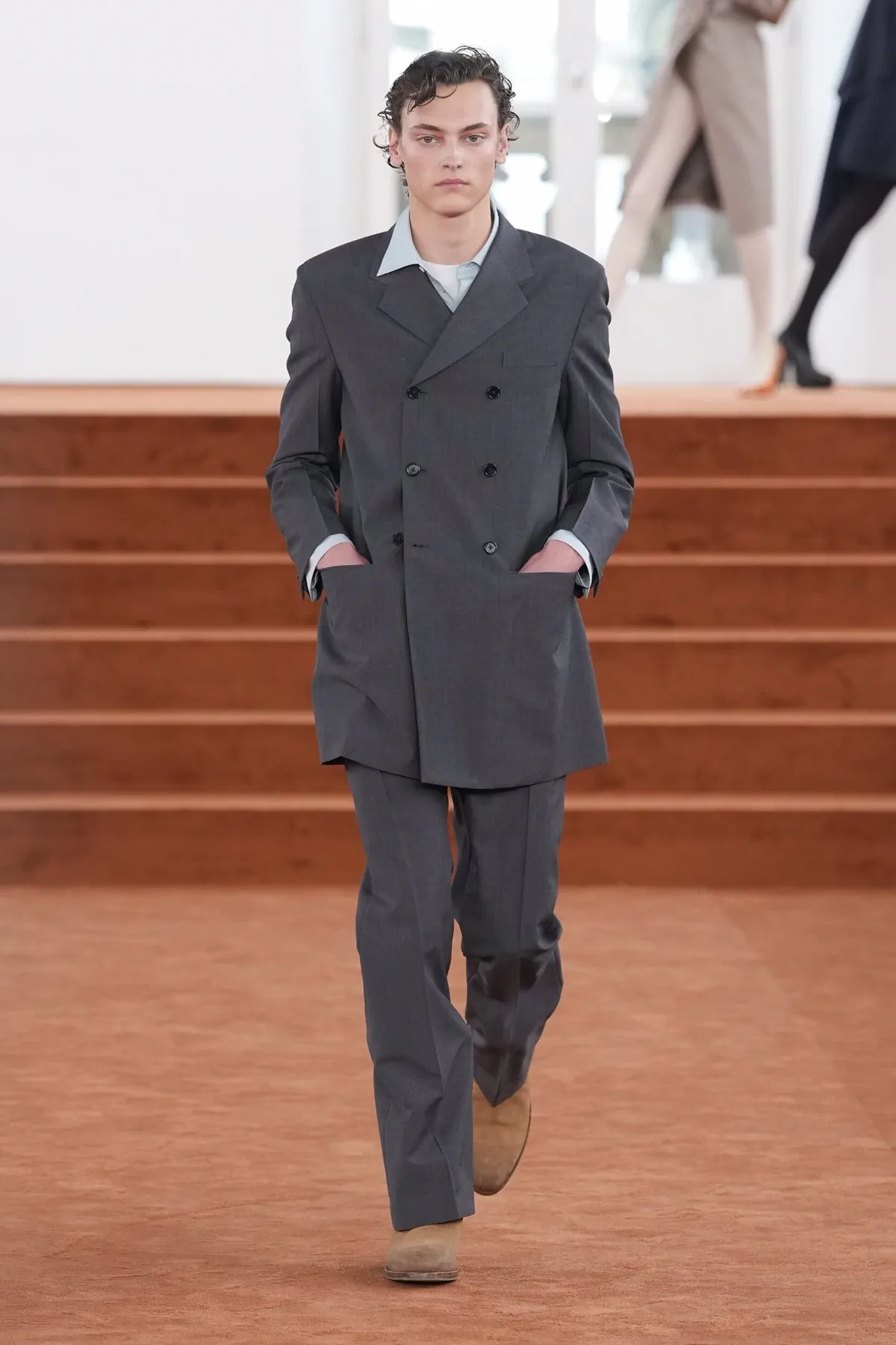 Jil Sander automne 2026 : Simone Bellotti réinvente le minimalisme par l’imperfection