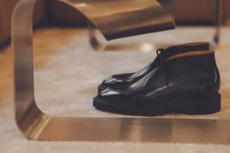 John Lobb automne 2026 : le célèbre bottier s'adresse enfin aux moins de 35 ans