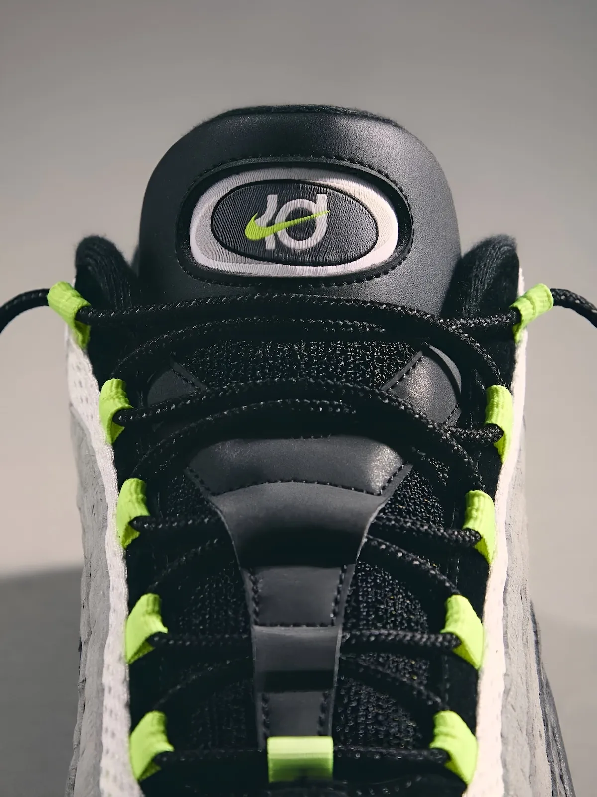 La Kith x Nike KD 18 « Air Max 95 » : la sneaker Friends & Family la plus exclusive de 2026