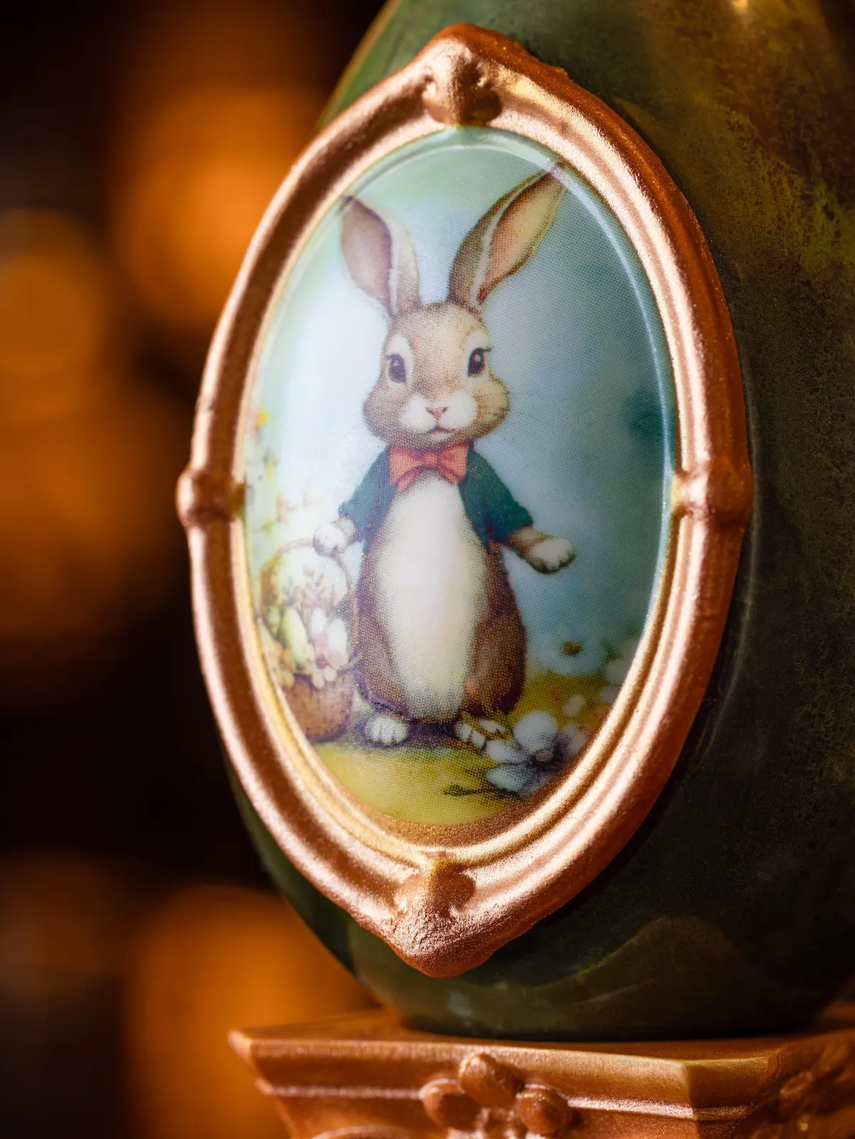 L’Œuf de Pâques 2026 du Café de la Paix met Pierre Lapin sous cloche