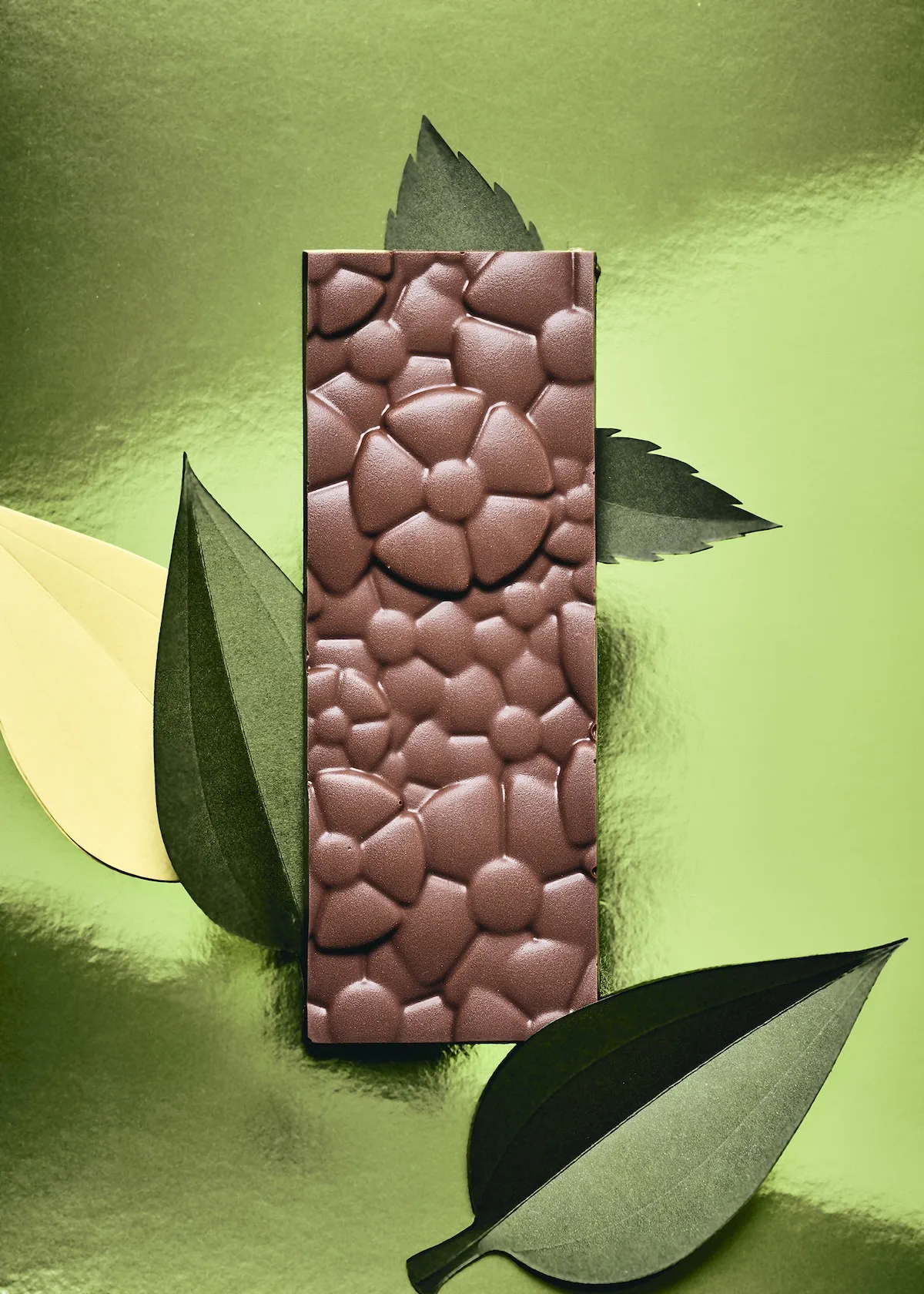 Les oeufs de Paques 2026 de LeNotre Tablette fleur caramel et praline Versailles s’invite dans les œufs de Pâques 2026 de Lenôtre