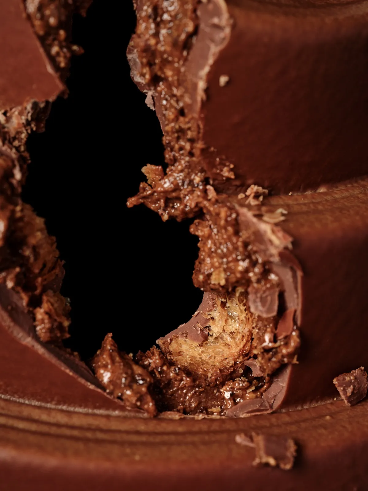 Les oeufs de Paques 2026 du Burgundy Paris 5 Œuf de Pâques 2026 à Paris : le café-croissant en chocolat du Burgundy Paris