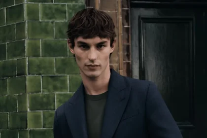 Mango Man accélère sa montée en gamme avec le tailleur londonien Richard James