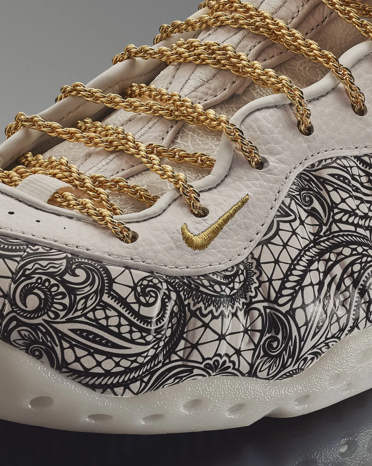 Nike Air Foamposite One Trophies 1 Nike Air Foamposite One « Trophies » : l’hommage doré à Los Angeles et seulement 1 000 paires