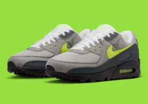 Nike Air Max 90 Neon 0 Nike Air Max 90 « Neon » : l’alternative à 135$ à la mythique Air Max 95