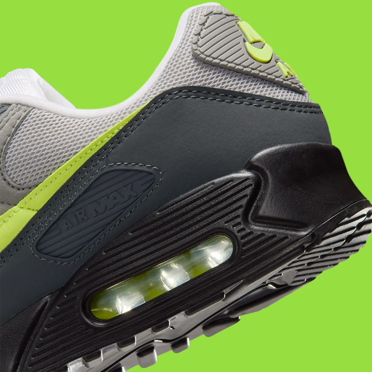 Nike Air Max 90 Neon 7 Nike Air Max 90 « Neon » : l’alternative à 135$ à la mythique Air Max 95