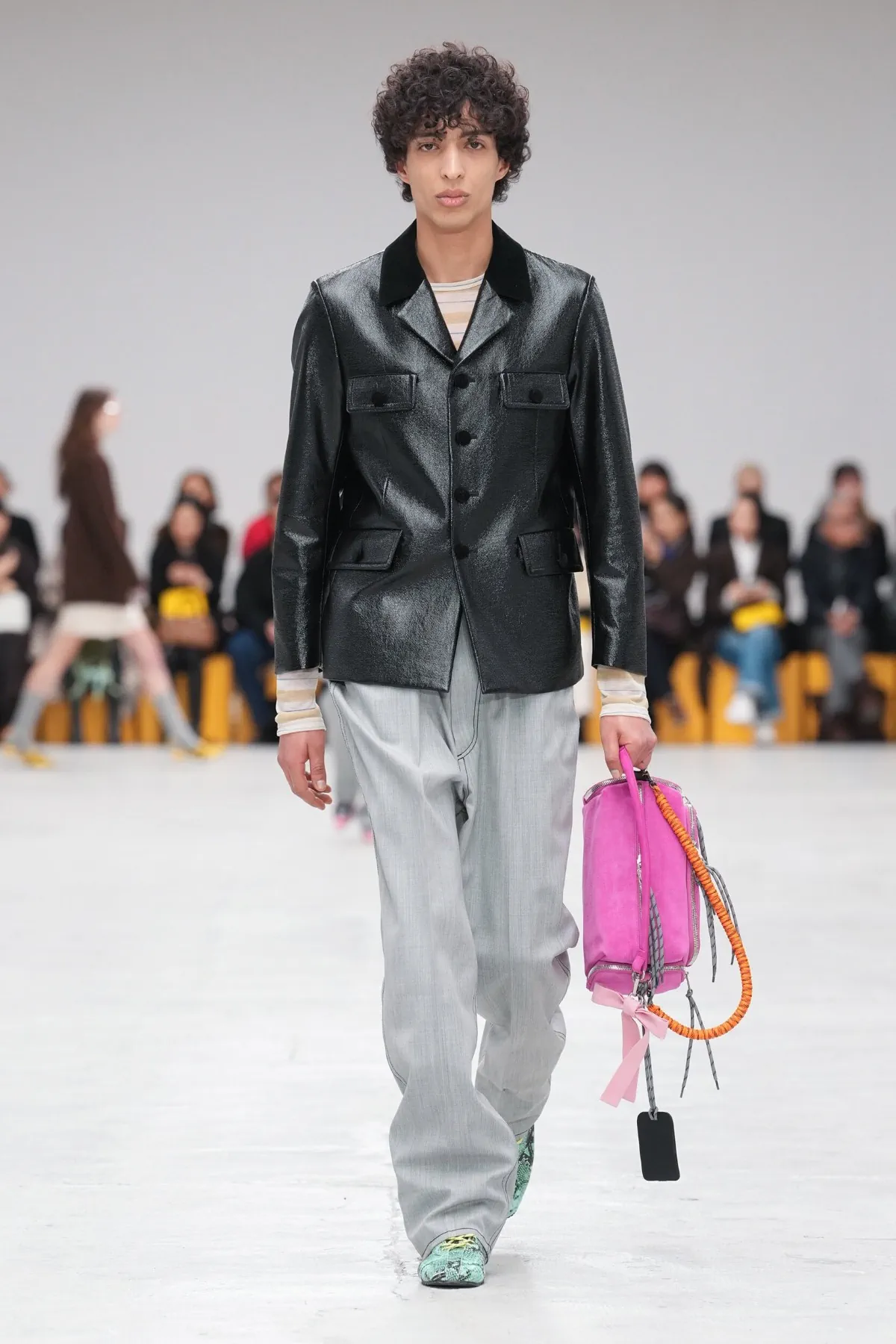 Onitsuka Tiger Fall Winter 2026 Milan Fashion Week 2 Onitsuka Tiger signe une collection automne 2026 puissante entre Shibuya et Mexico 66