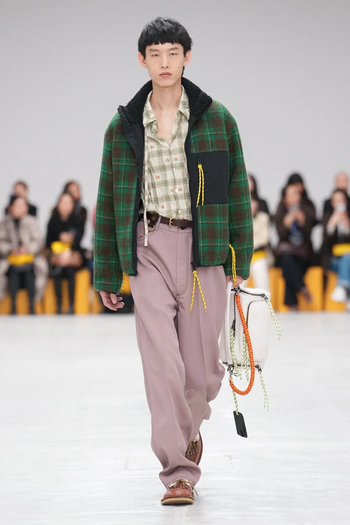 Onitsuka Tiger Fall Winter 2026 Milan Fashion Week 6 Onitsuka Tiger signe une collection automne 2026 puissante entre Shibuya et Mexico 66