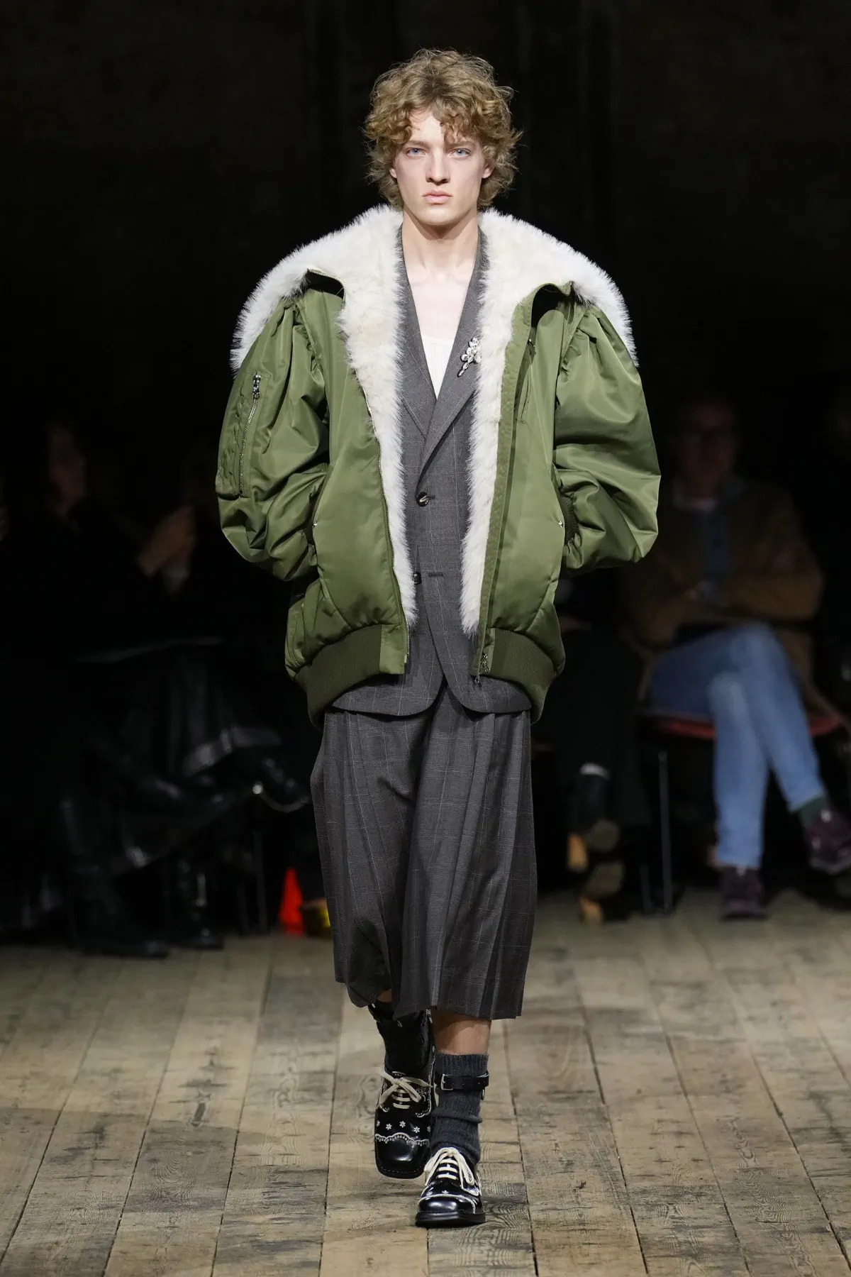 Simone Rocha Fall Winter 2026 London Fashion Week 2 À l'automne 2026, Simone Rocha fait basculer sa mode masculine dans une autre ère