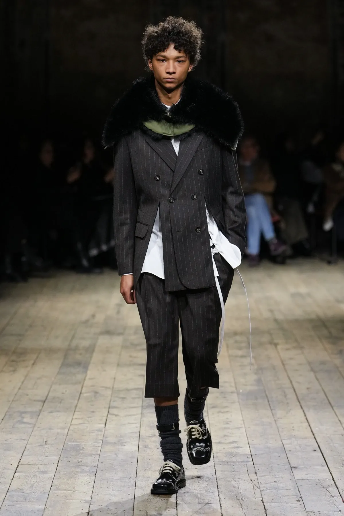 Simone Rocha Fall Winter 2026 London Fashion Week 3 À l'automne 2026, Simone Rocha fait basculer sa mode masculine dans une autre ère