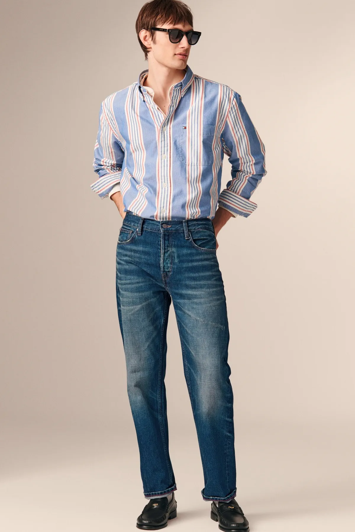 Pour l'automne 2026, Tommy Hilfiger réinvente le costume et les classiques masculins