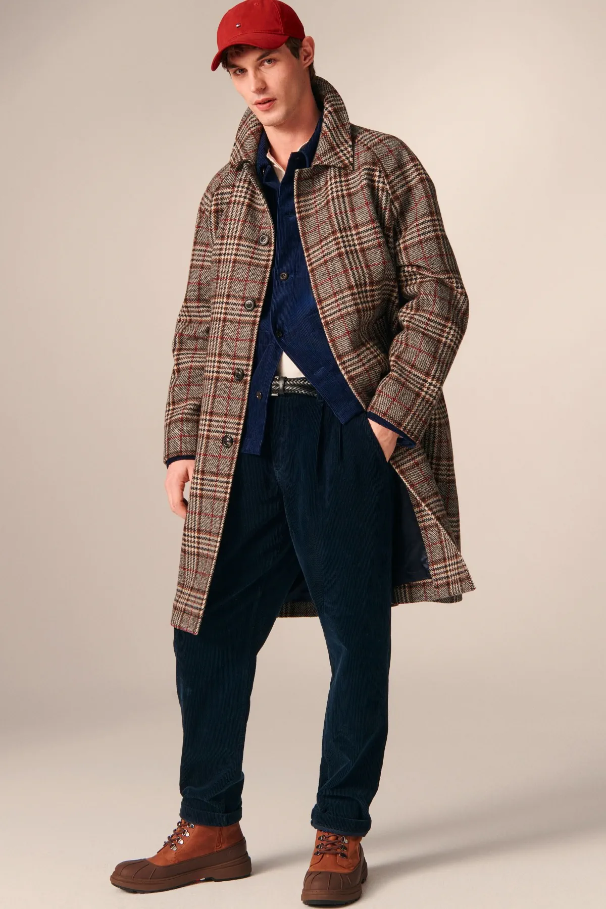 Pour l'automne 2026, Tommy Hilfiger réinvente le costume et les classiques masculins