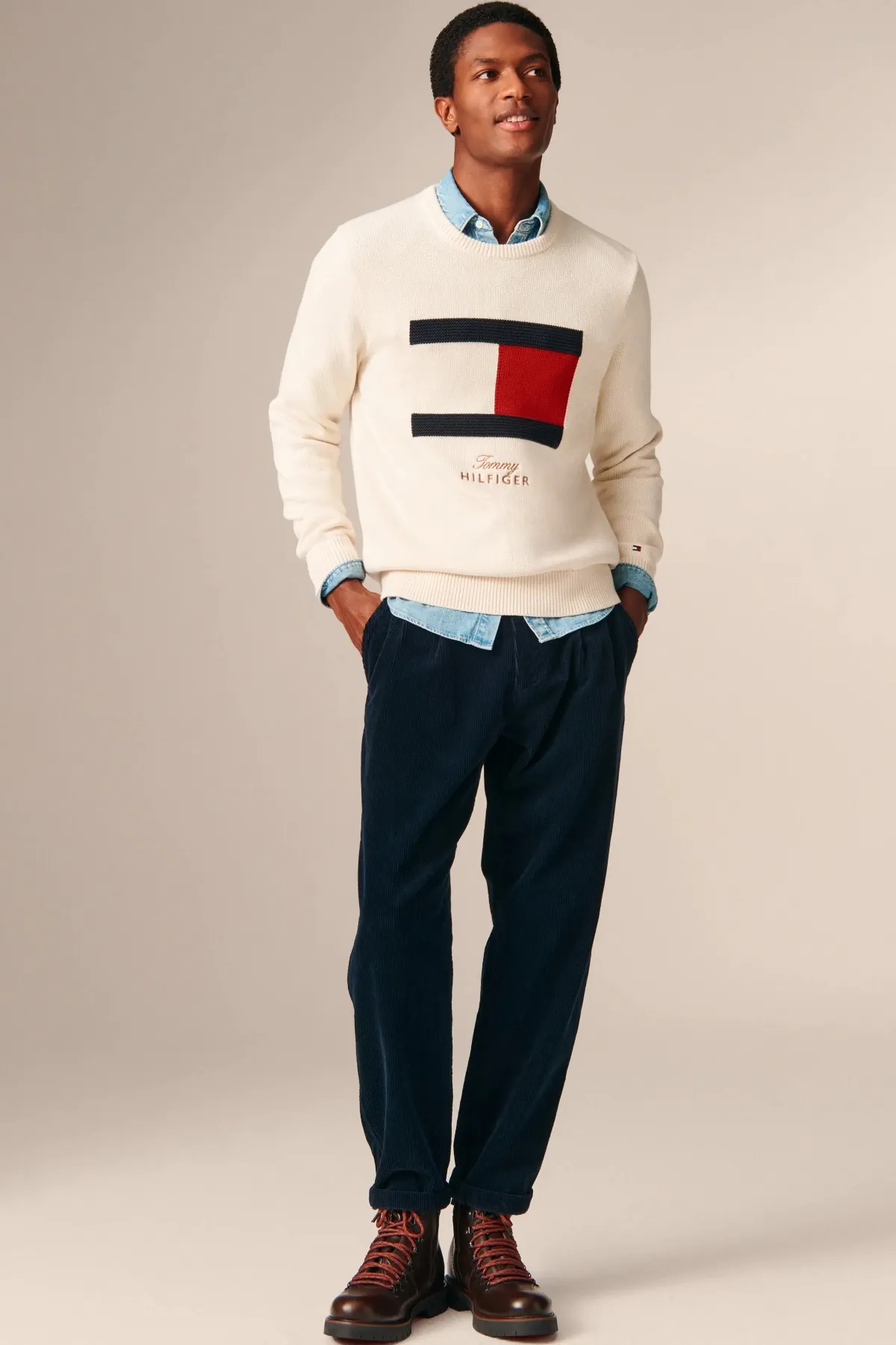 Pour l'automne 2026, Tommy Hilfiger réinvente le costume et les classiques masculins