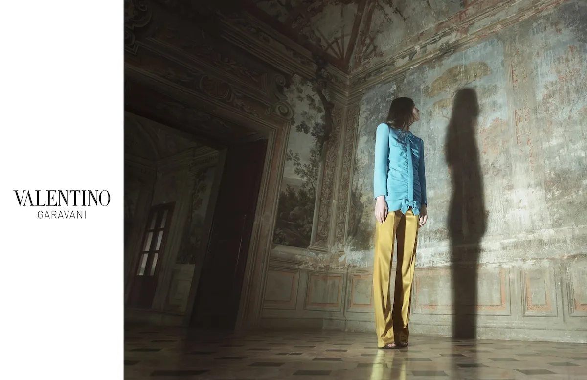 Valentino – Campagne PE26 7 La campagne printemps-été 2026 de Valentino fait de la vulnérabilité le nouveau pouvoir