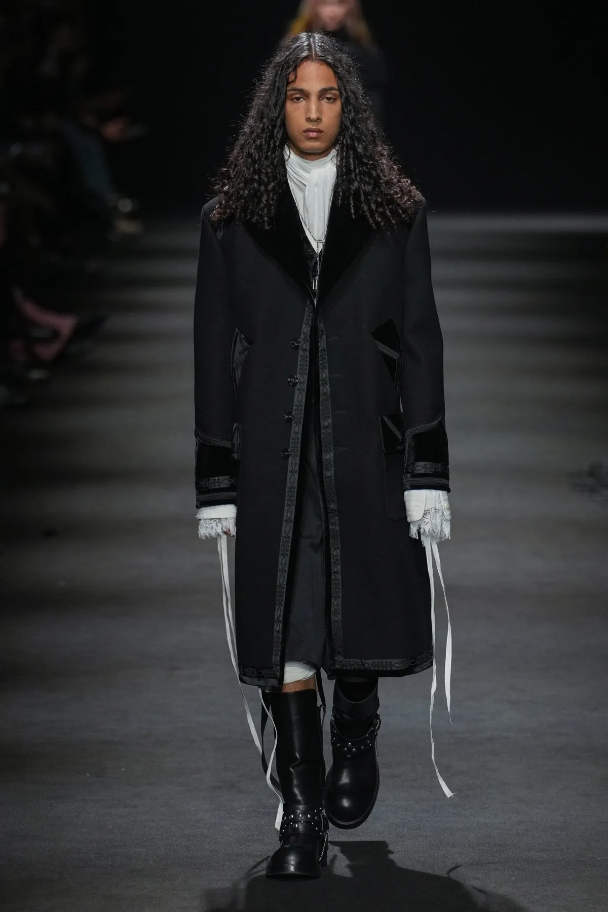 Ann Demeulemeester automne 2026 : la génération imparfaite selon Stefano Gallici