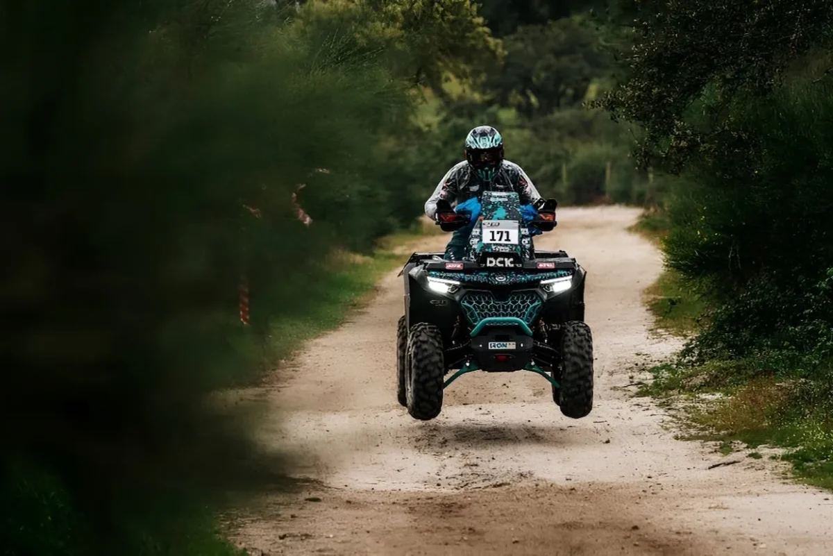 Étape 2 du rallye du Portugal 2026 : Schareina et Loeb remportent une étape décisive à Badajoz