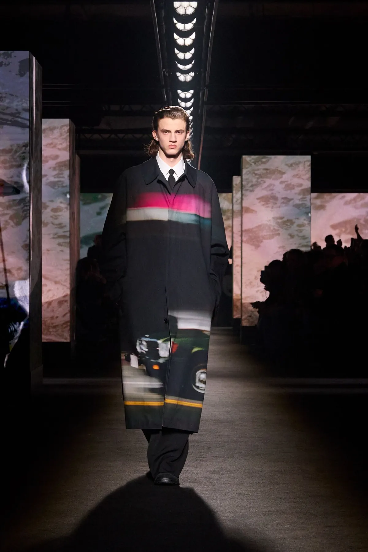 Balenciaga automne 2026 : Pierpaolo Piccioli place l’homme au centre de sa collection