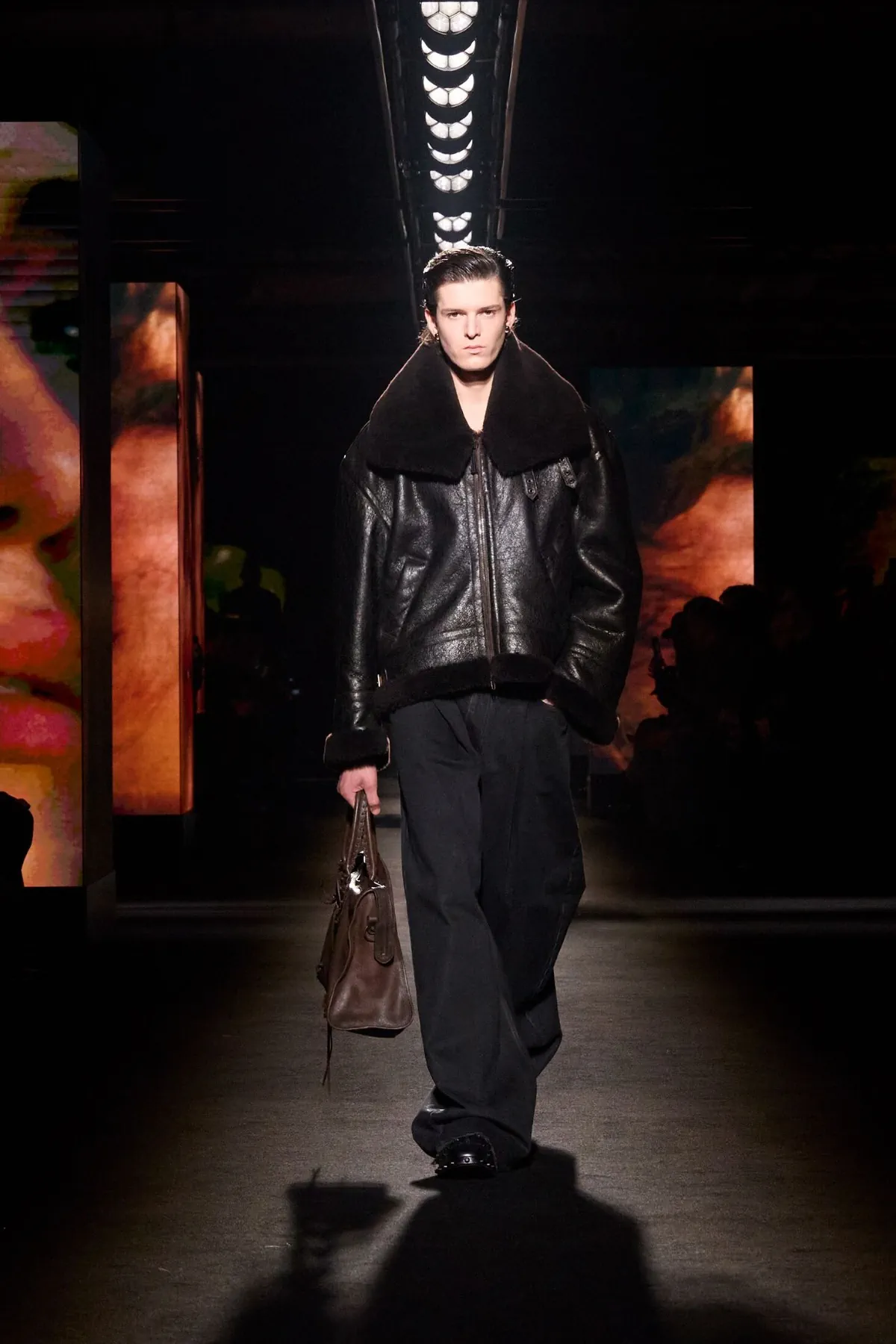 Balenciaga automne 2026 : Pierpaolo Piccioli place l’homme au centre de sa collection