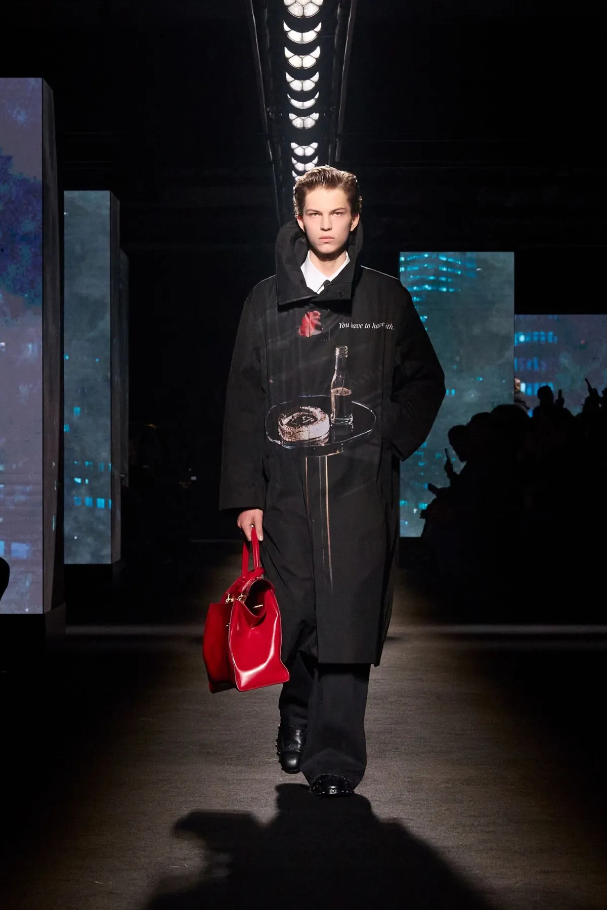 Balenciaga automne 2026 : Pierpaolo Piccioli place l’homme au centre de sa collection