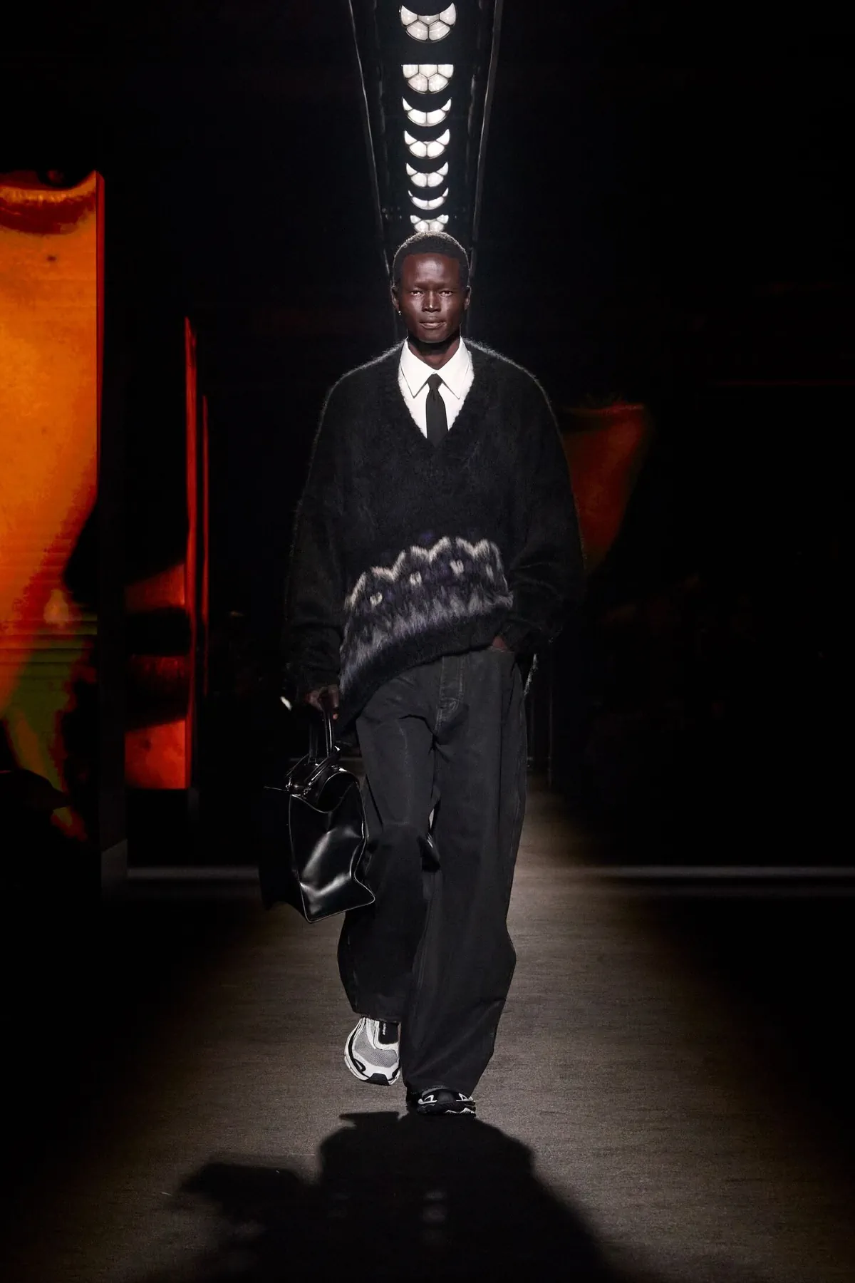 Balenciaga automne 2026 : Pierpaolo Piccioli place l’homme au centre de sa collection