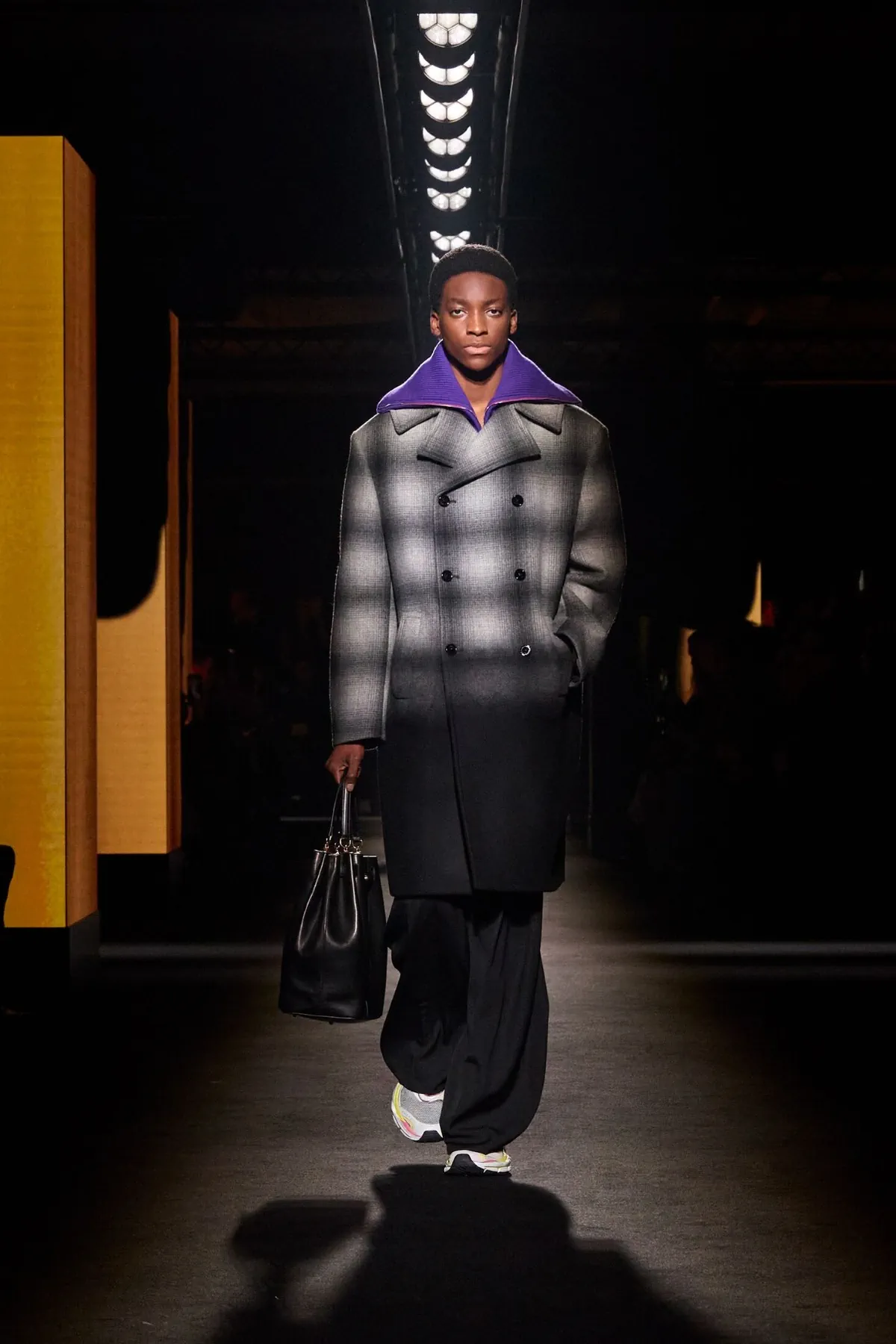 Balenciaga automne 2026 : Pierpaolo Piccioli place l’homme au centre de sa collection