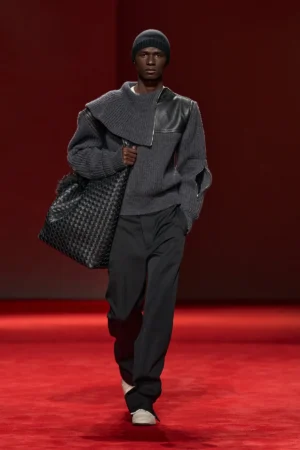 Bottega Veneta homme automne 2026 : le retour d’un tailoring ample et souverain