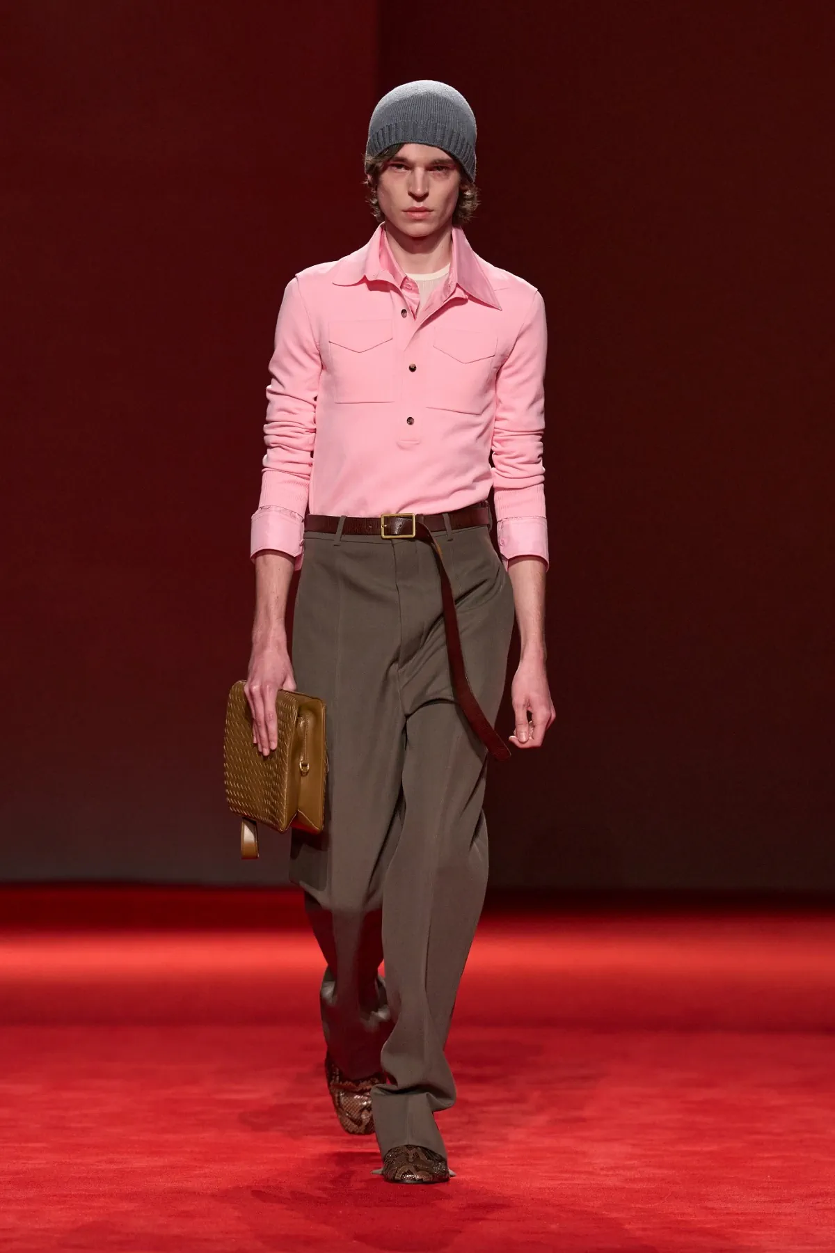 Bottega Veneta homme automne 2026 : le retour d’un tailoring ample et souverain