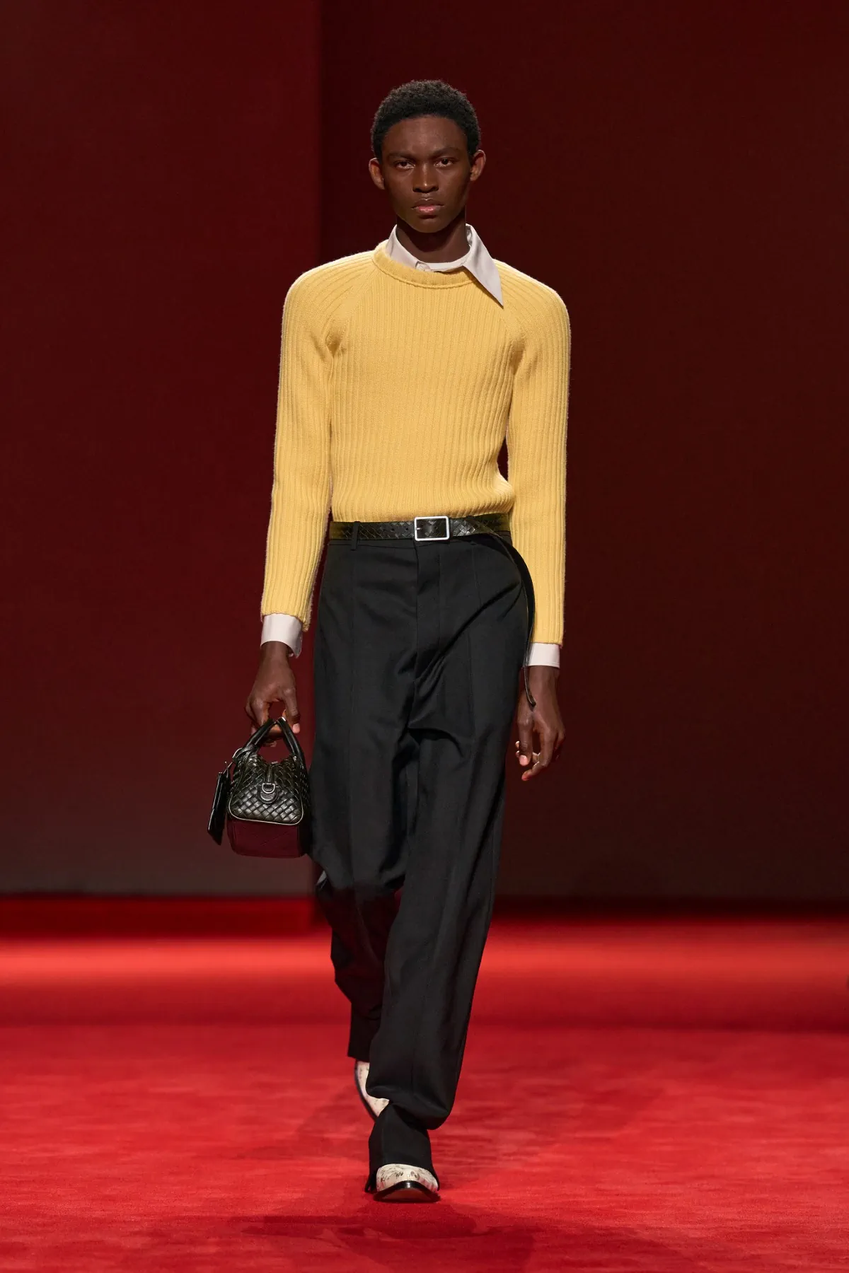 Bottega Veneta homme automne 2026 : le retour d’un tailoring ample et souverain