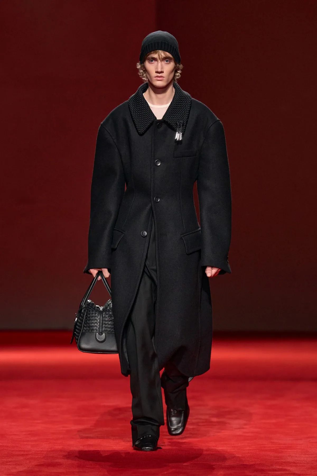 Bottega Veneta homme automne 2026 : le retour d’un tailoring ample et souverain