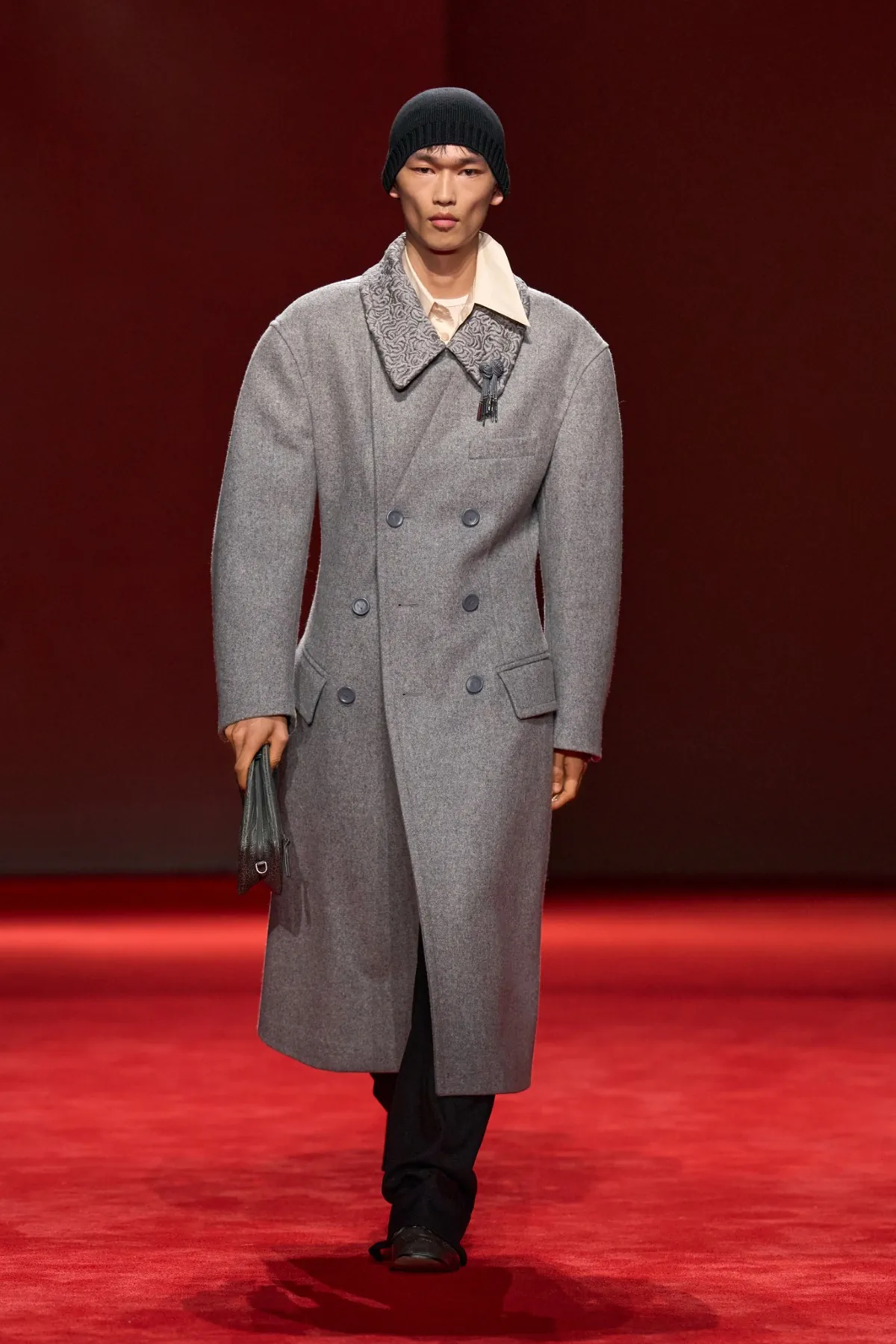 Bottega Veneta homme automne 2026 : le retour d’un tailoring ample et souverain