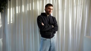 Camper nomme Abraham Ortuño, fondateur d'Abra, à la direction artistique