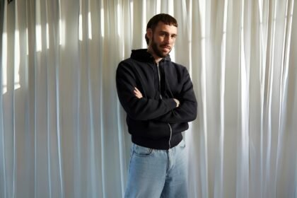 Camper nomme Abraham Ortuño, fondateur d'Abra, à la direction artistique