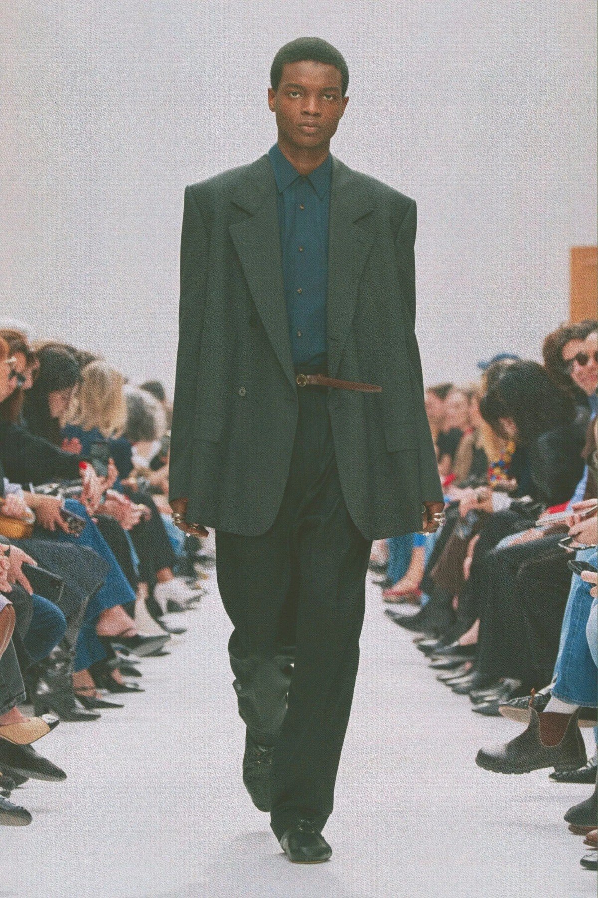 CELINE automne 2026 : Michael Rider relance la silhouette masculine ajustée