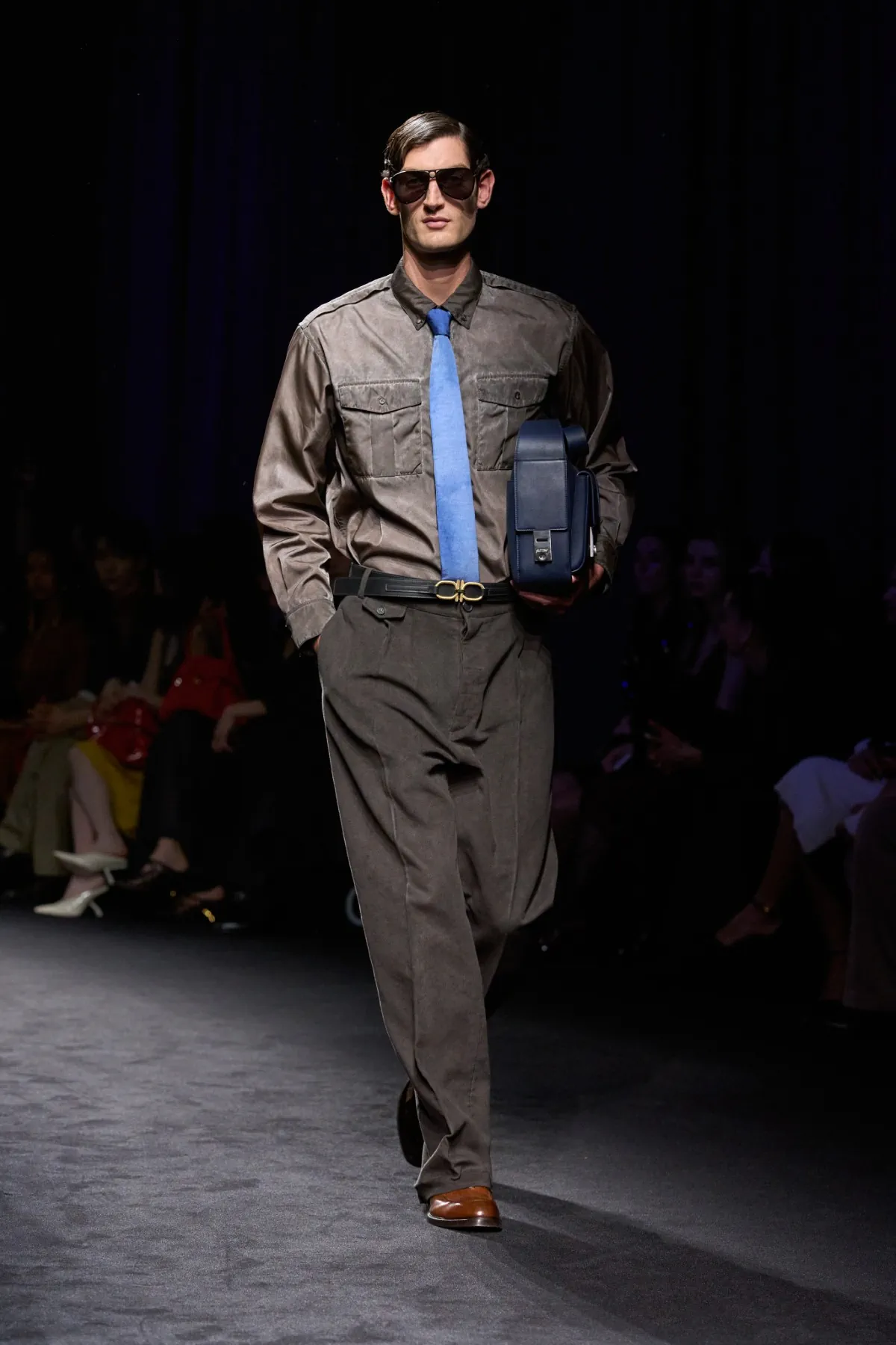 Ferragamo automne 2026 : le vestiaire marin réinterprété en dandy contemporain